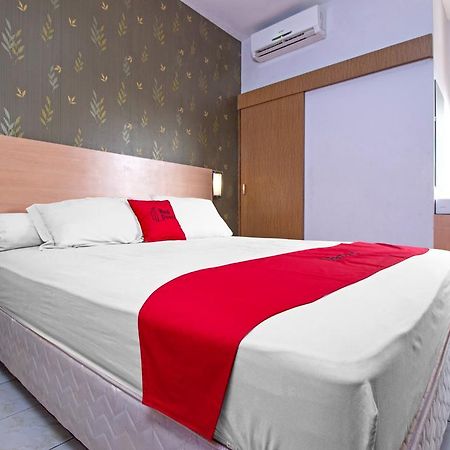 Reddoorz Syariah Near Btc Fashion Mall Бандунг Екстериор снимка