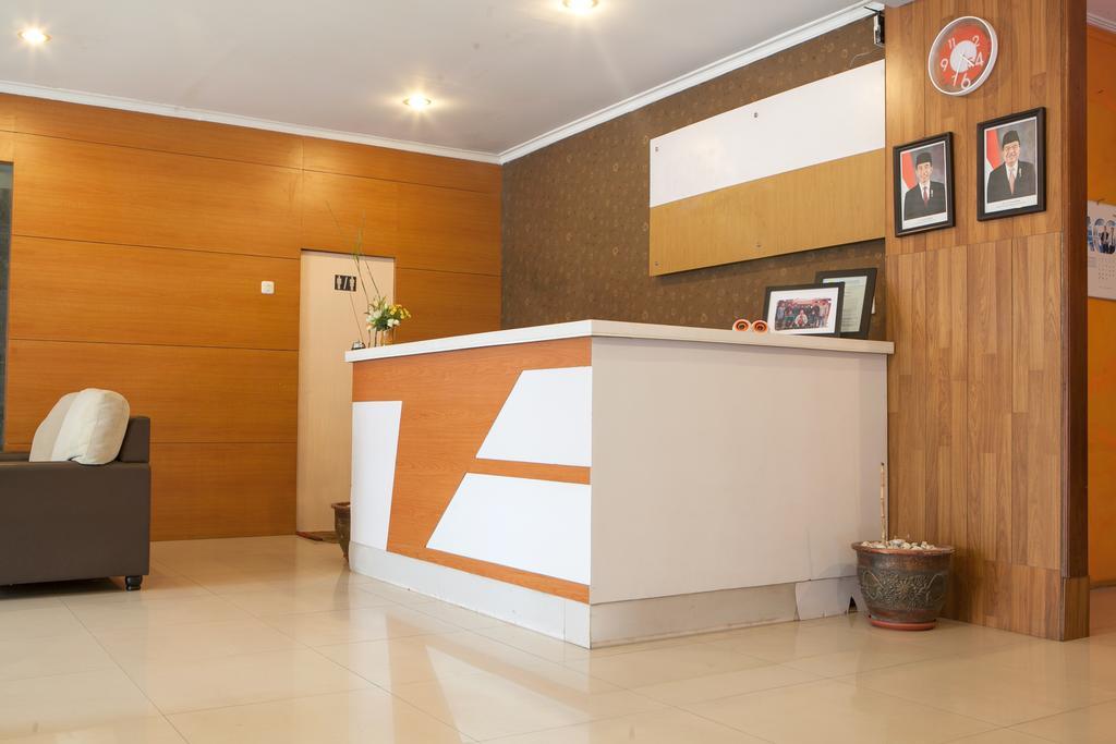Reddoorz Syariah Near Btc Fashion Mall Бандунг Екстериор снимка