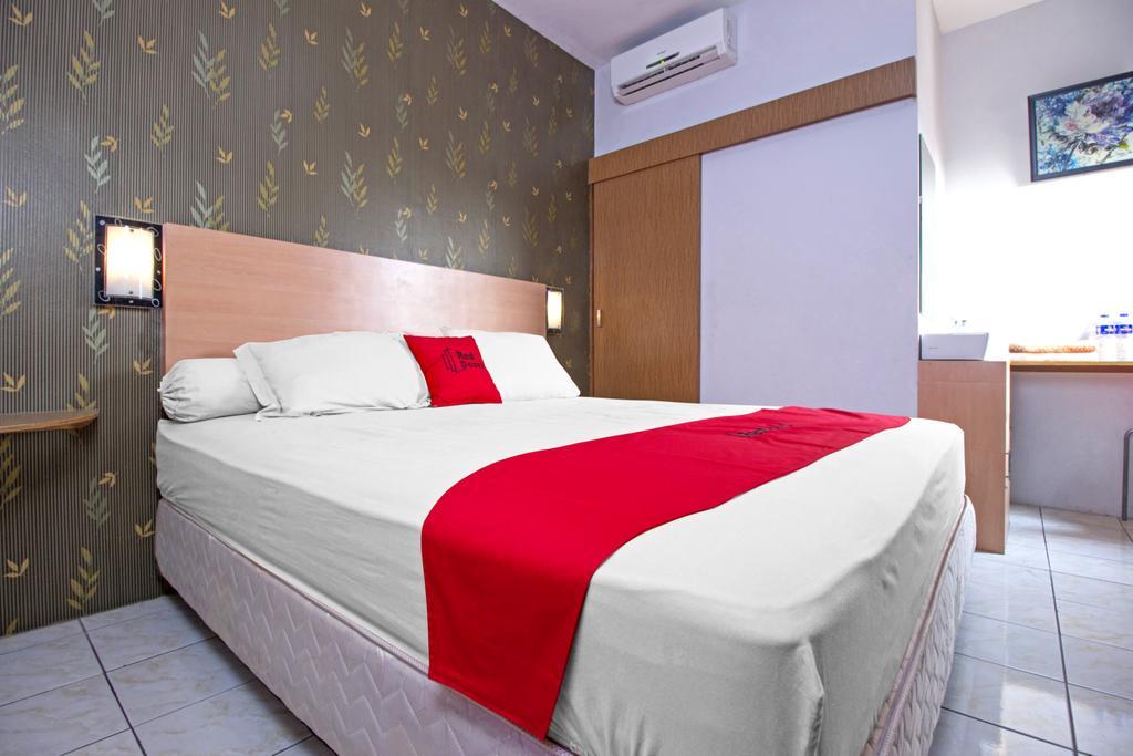 Reddoorz Syariah Near Btc Fashion Mall Бандунг Екстериор снимка