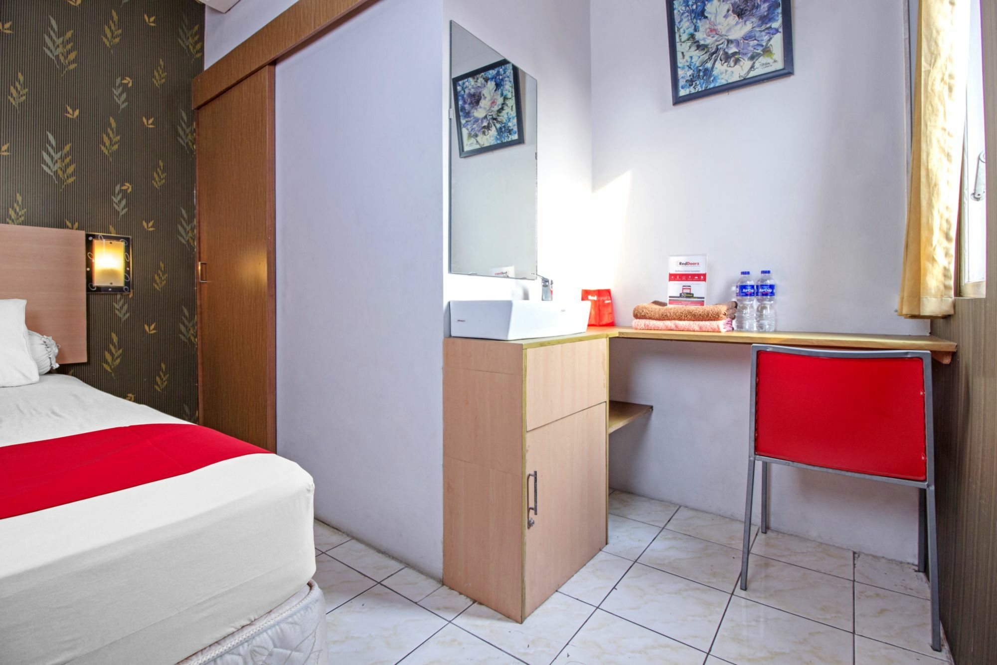 Reddoorz Syariah Near Btc Fashion Mall Бандунг Екстериор снимка