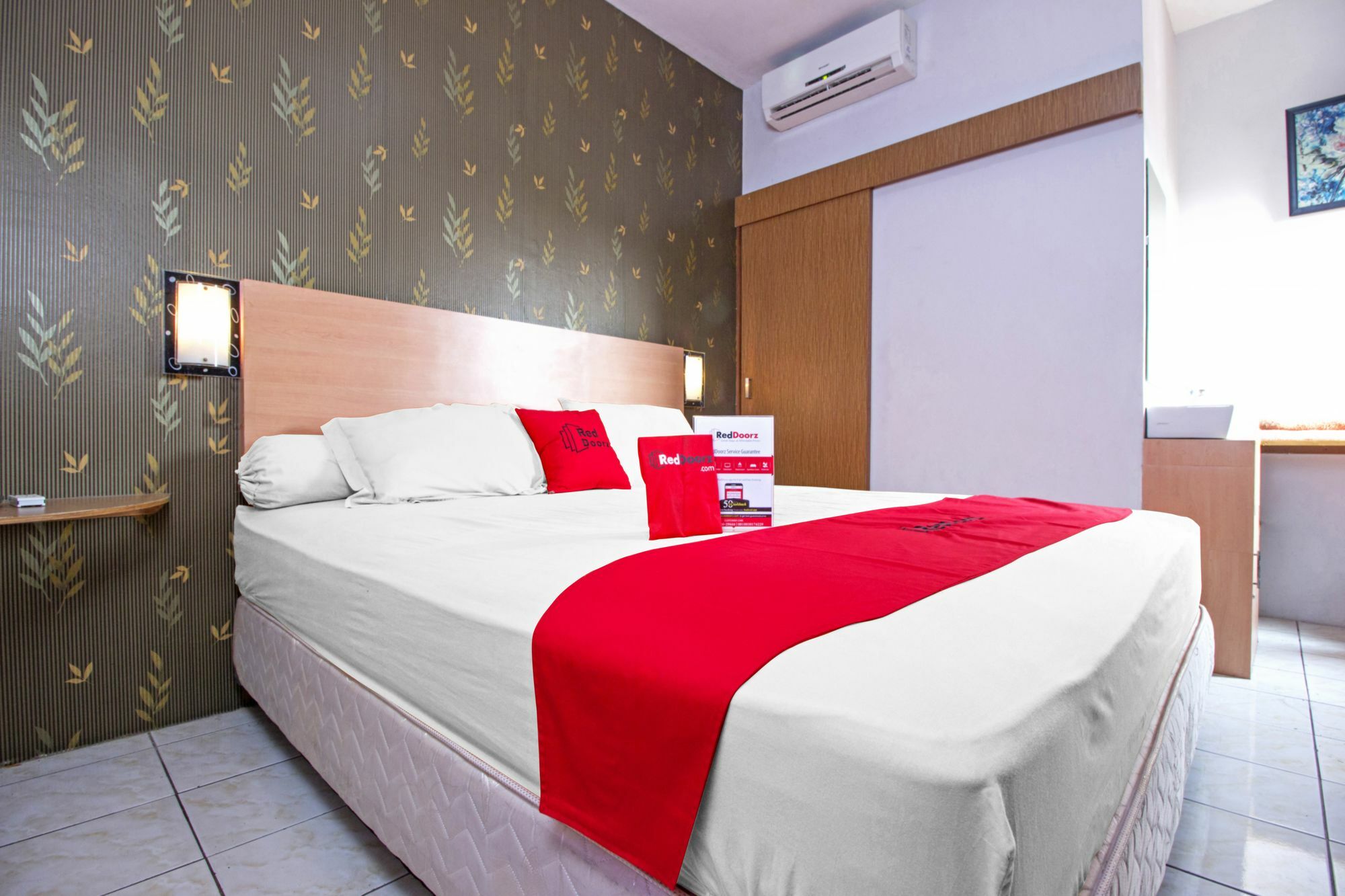 Reddoorz Syariah Near Btc Fashion Mall Бандунг Екстериор снимка