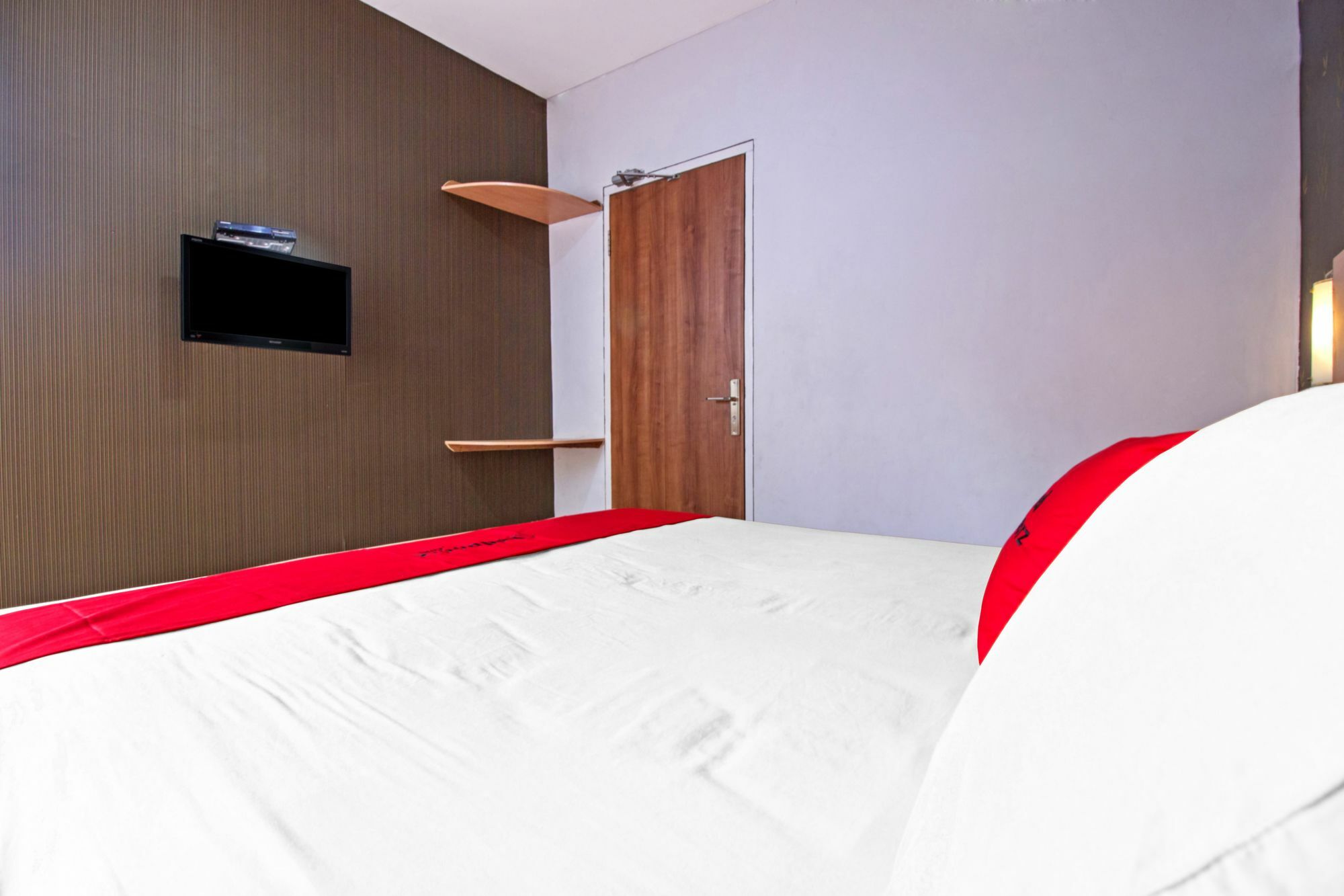Reddoorz Syariah Near Btc Fashion Mall Бандунг Екстериор снимка