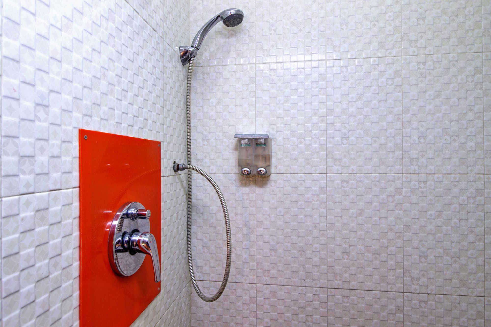 Reddoorz Syariah Near Btc Fashion Mall Бандунг Екстериор снимка