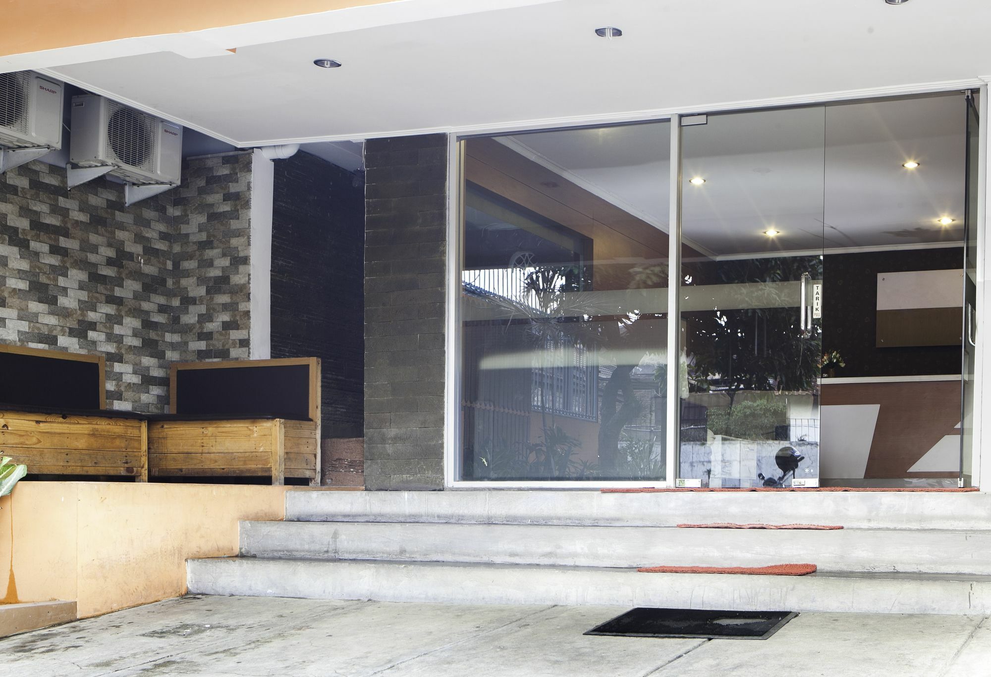 Reddoorz Syariah Near Btc Fashion Mall Бандунг Екстериор снимка