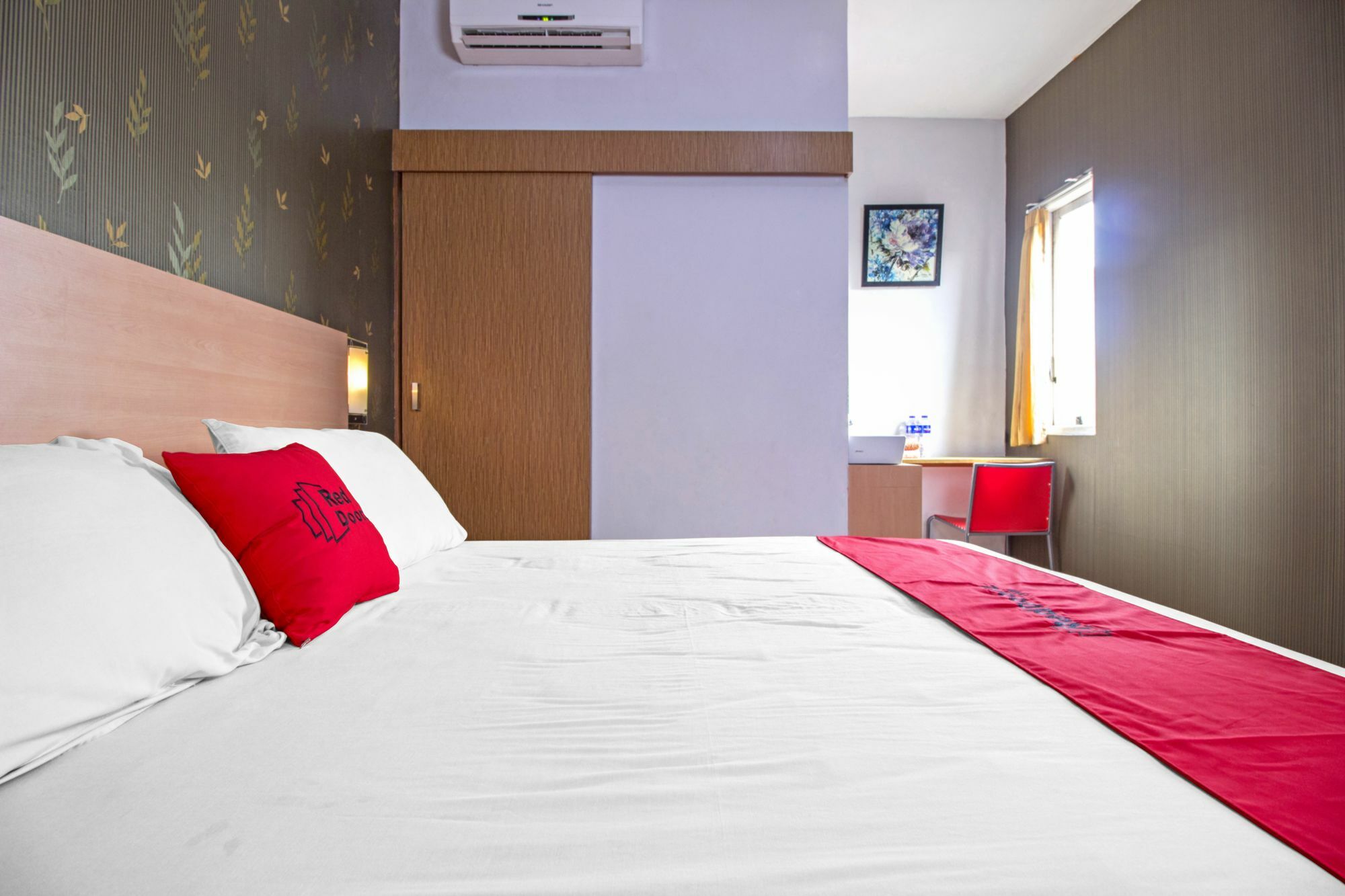 Reddoorz Syariah Near Btc Fashion Mall Бандунг Екстериор снимка