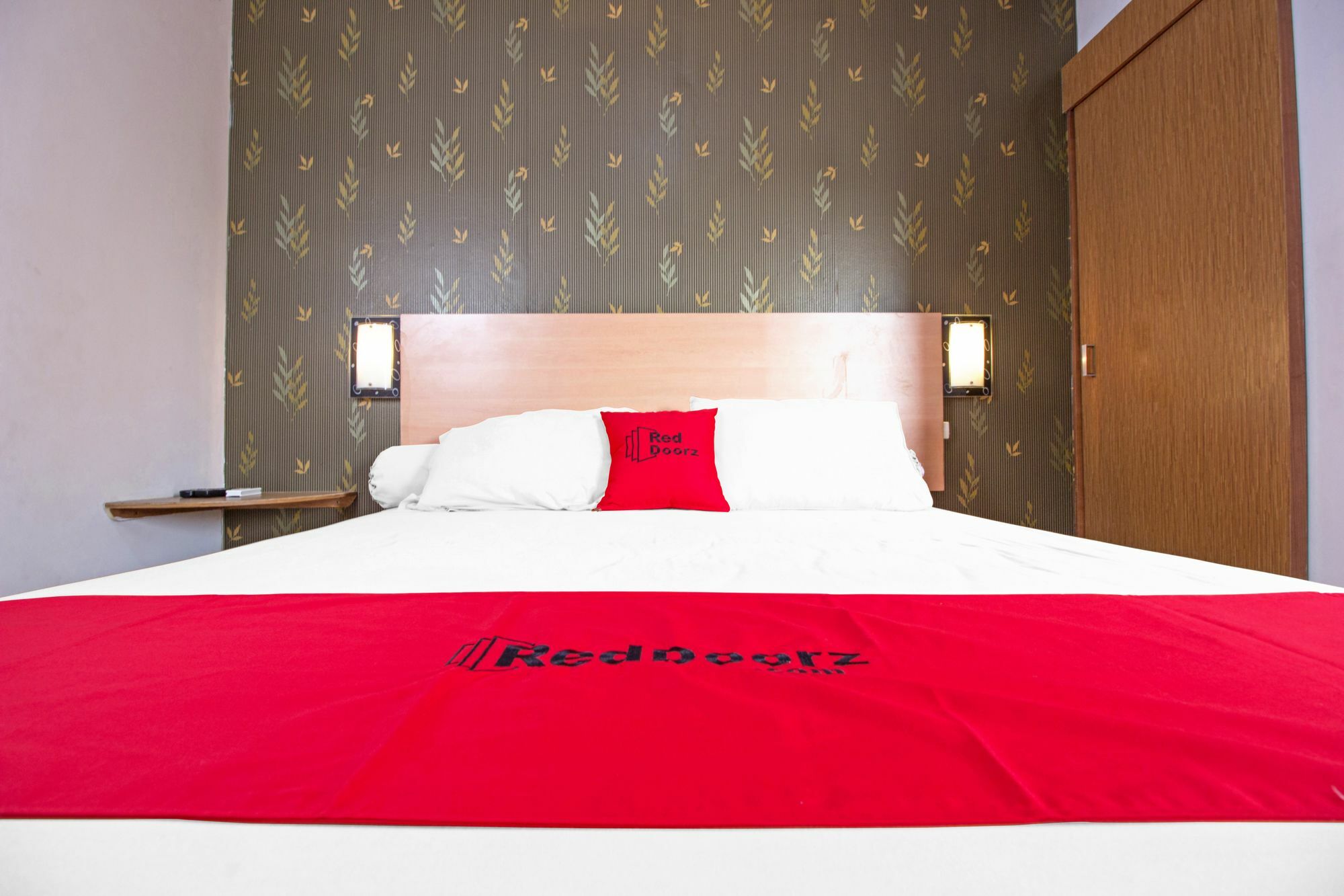 Reddoorz Syariah Near Btc Fashion Mall Бандунг Екстериор снимка